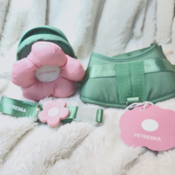 Vetreska Flower Pet Harness ,Collar, and Bag Pack Pink & Green - Picture 8 of 17